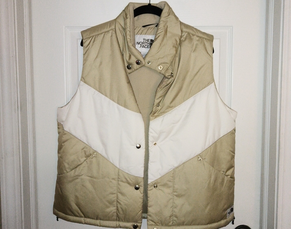 New The North Face Women's Tan & White Sylvester Standard Fit Vest sz L